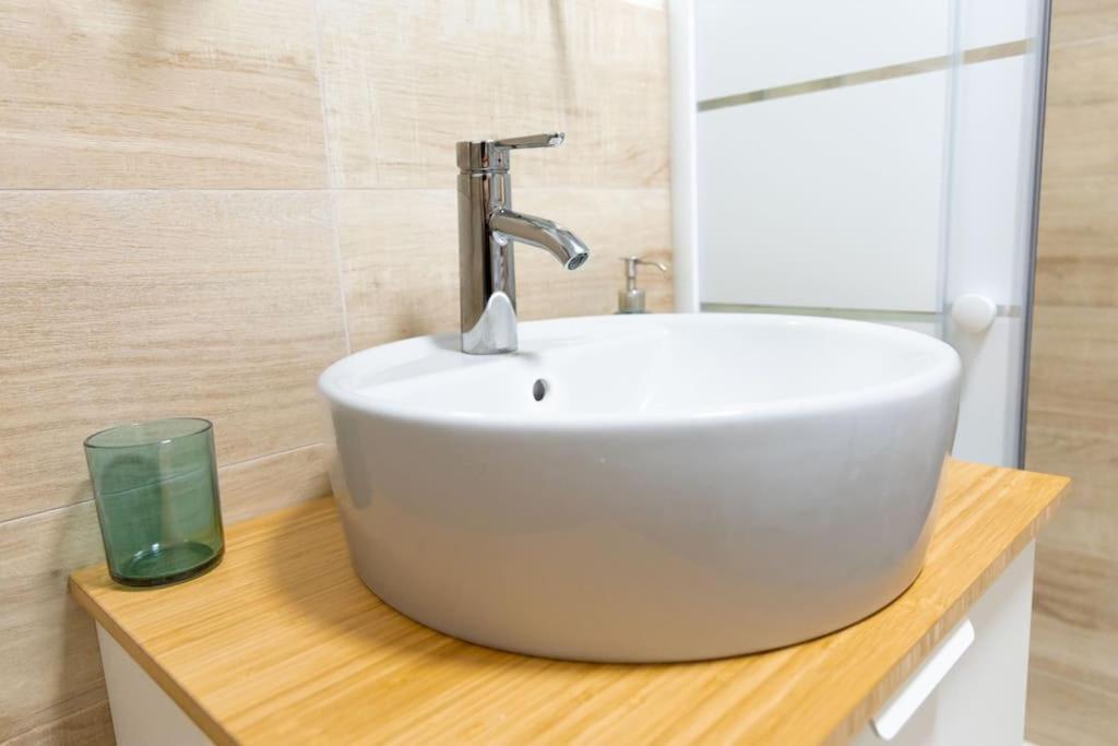 Donna Marta Apartment Болоня Екстериор снимка